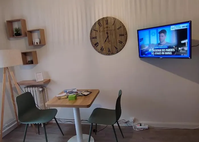 Studio-heart Of Town-bd Des Pyrenees-quiet